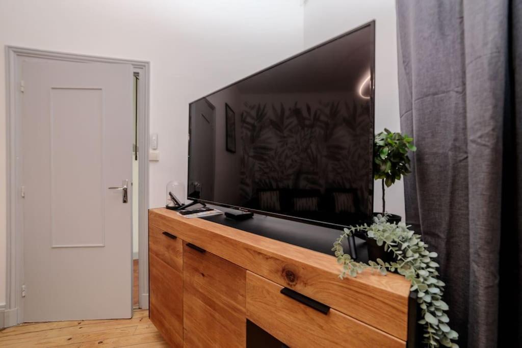 Et Volcans - Grand Proche Centre-ville Pour 24 Personnes Holiday home *