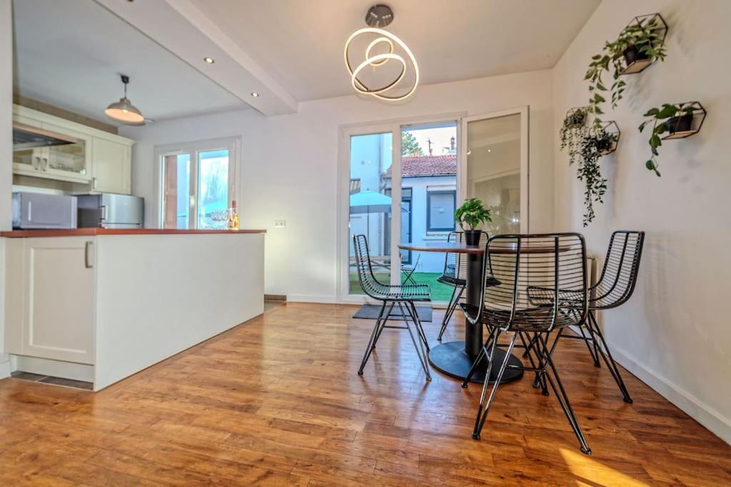 Holiday home Et Volcans - Grand Proche Centre-ville Pour 24 Personnes