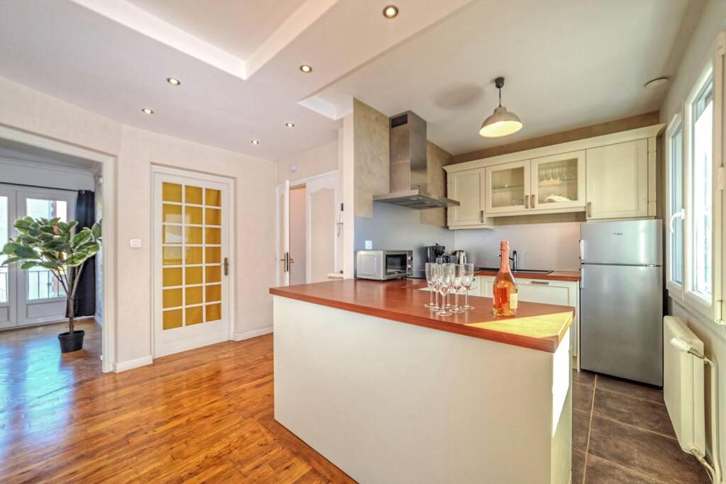 Holiday home Et Volcans - Grand Proche Centre-ville Pour 24 Personnes